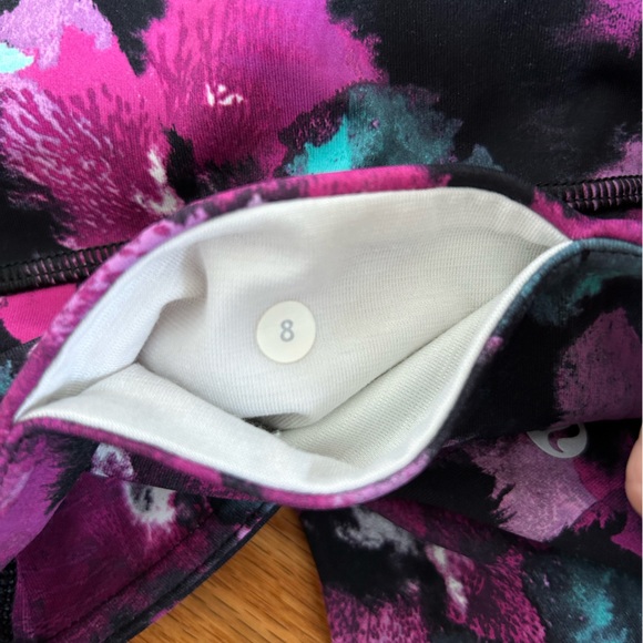 Lululemon Wunder Under Crop - Picture 4 of 6